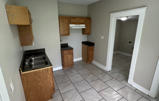 2 beds, 1 bath, $995