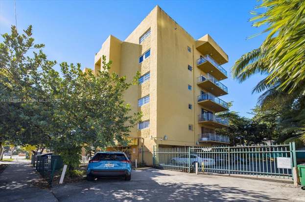 1855 SW 1 ST