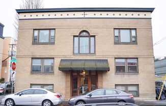 Adorable Studio w/Hardwoods, Built-ins + Close to TJ's!