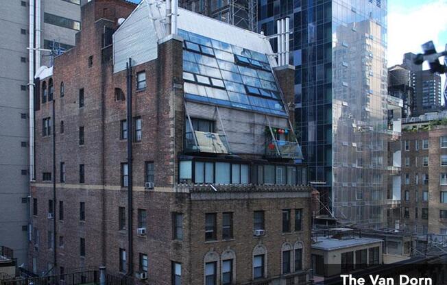 150 W 58th St
