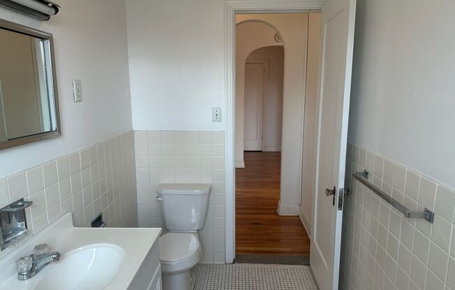 2 beds, 2 baths, 1,303 sqft, $2,165, Unit New King Edward  502