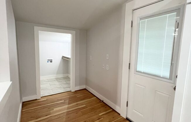 3 beds, 1 bath, $1,550