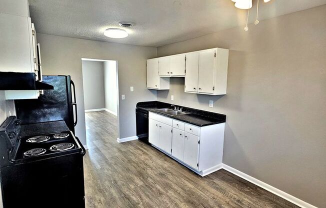 2 beds, 2.5 baths, 1,372 sqft, $995, Unit 5C