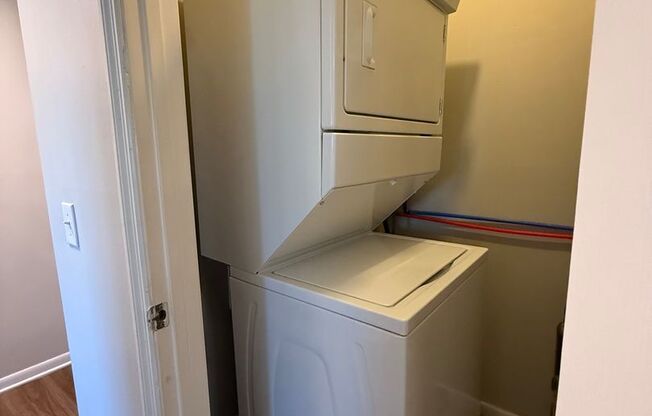 1 bed, 1 bath, 640 sqft, $1,095, Unit A2