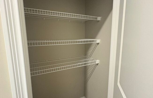 2 beds, 1 bath, 950 sqft, $1,000, Unit 114