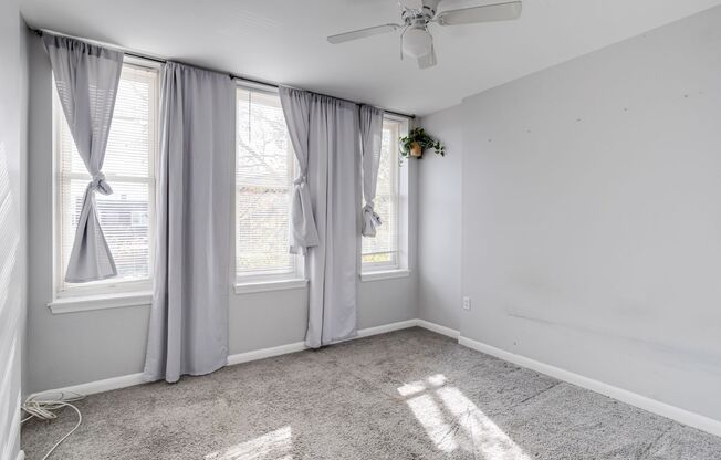 2 beds, 1 bath, $1,600