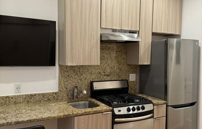 Studio, 1 bath, 9,999 sqft, $1,550, Unit 21-1