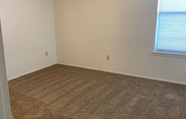 2 beds, 2 baths, 925 sqft, $955, Unit 1401