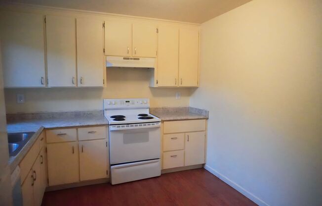 3 beds, 1 bath, $2,650