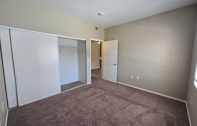 2 beds, 2 baths, $1,300, Unit # 1143