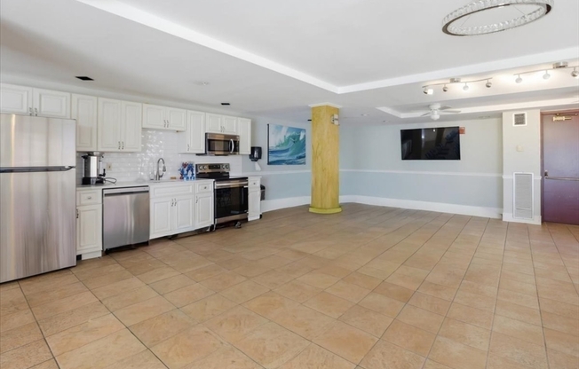 2 beds, 2 baths, 1,050 sqft, $3,550, Unit 6-6W
