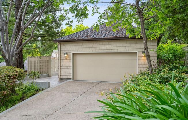 Elegant Los Altos Townhouse Near Redwood Grove & Shoup Park
