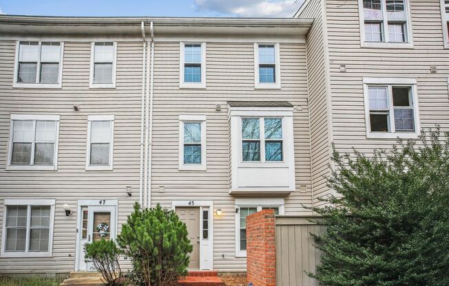 Spacious 3 Level Townhome in Montgomery Village