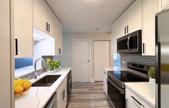 2 beds, 2 baths, 1,039 sqft, $2,395, Unit 626-506
