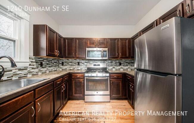 1240 DUNHAM ST SE