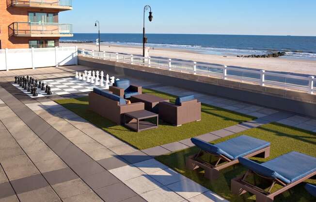 Outdoor Seating at 10 West Apartments
