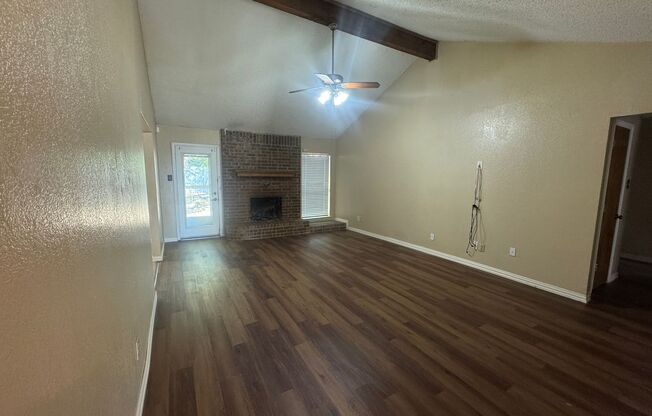 3bdrm, 2 bath, Move In Ready! Keller ISD!