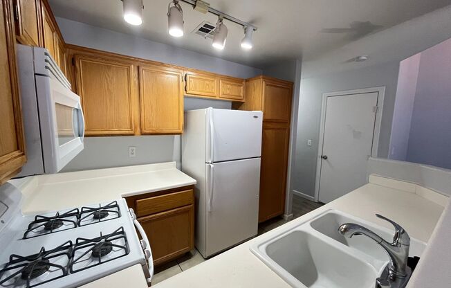 2 beds, 2 baths, $1,550