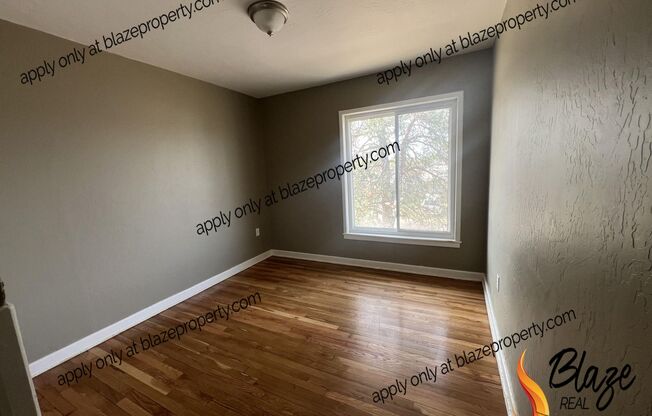 2 beds, 1 bath, 850 sqft, $850, Unit NP-704-B