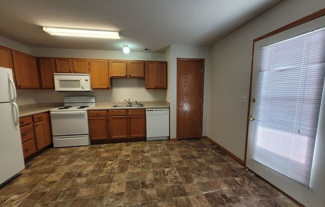 1 bed, 1 bath, 500 sqft, $825, Unit 703