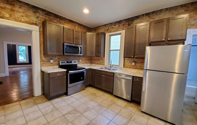 3 beds, 2 baths, $2,095