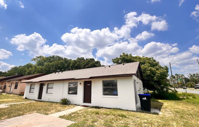 Spacious 2 Bed / 1 Bath Duplex in West Orlando