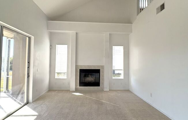 Available NOW!  Spacious 4 Bedroom, 2.5 bath Pool Home - Hunter's Creek!