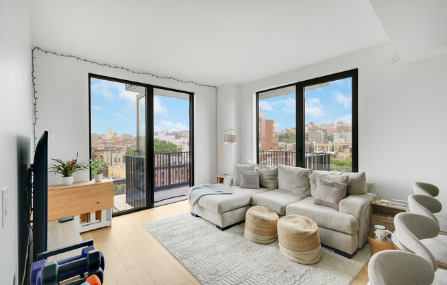 3 beds, 2 baths, 1,042 sqft, $6,736, Unit 305