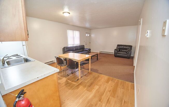 4 beds, 1 bath, 1,385 sqft, $400, Unit 1005 Wayne Ave 27 - B