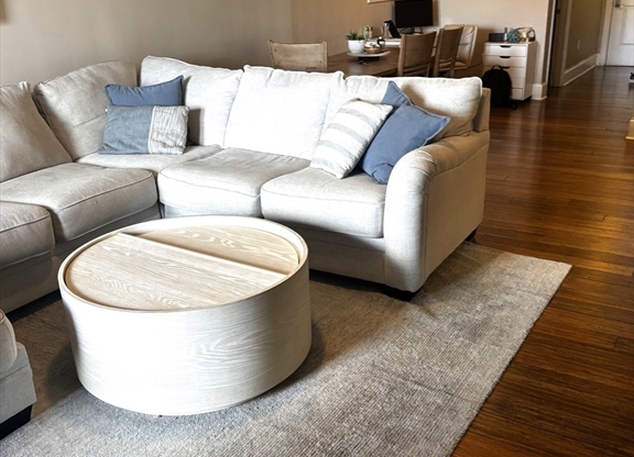 380 W Broadway # 4001