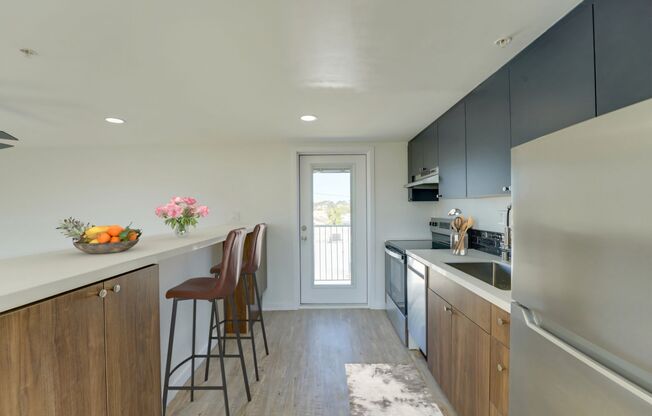 Studio, 1 bath, 480 sqft, $2,395, Unit 211