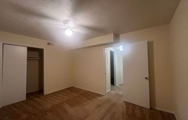 1 bed, 1 bath, 750 sqft, $1,025, Unit I-69