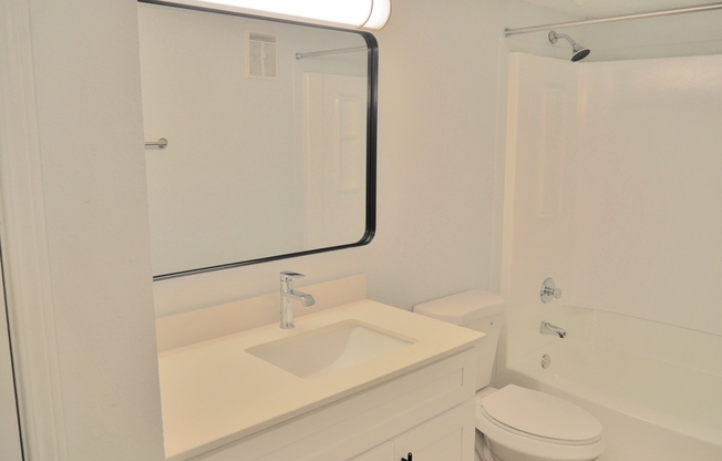 1 bed, 1 bath, 672 sqft, $1,255
