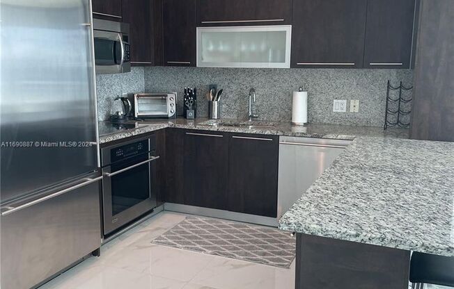 1 bed, 1 bath, 628 sqft, $3,500, Unit 950 Brickell Bay Dr # 44-09 (A11690887)