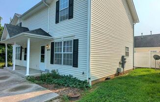 Updated 2br/1.5ba condo in heart of North Knoxville