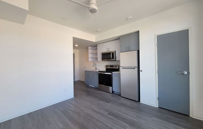 Studio, 1 bath, 252 sqft, $1,440, Unit 726
