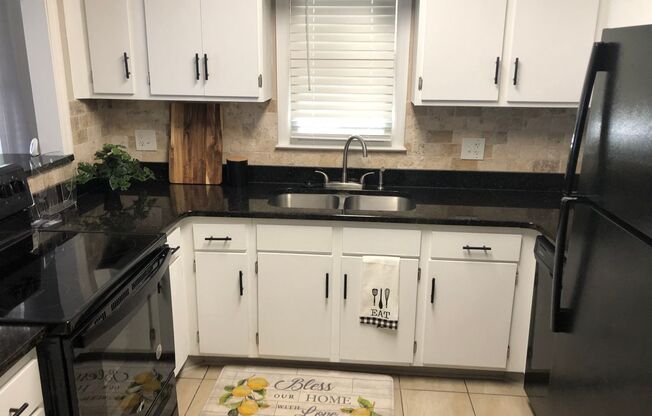 Apartment conveniently located in Auburn!