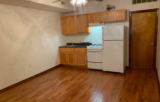 2 beds, 1 bath, 850 sqft, $1,350, Unit 1