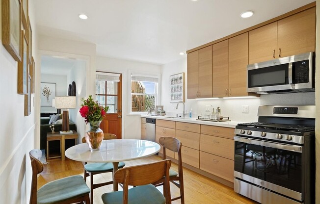 2049 GOLDEN GATE AVE