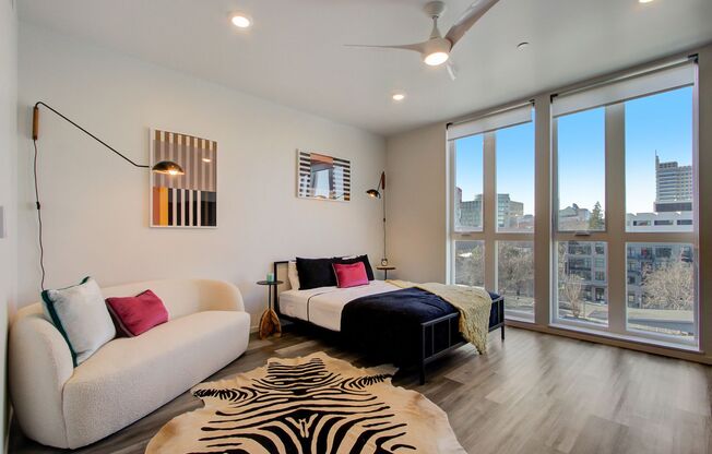 Studio, 1 bath, 437 sqft, $1,750, Unit 306