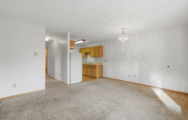 1 bed, 1 bath, 420 sqft, $1,175, Unit 14