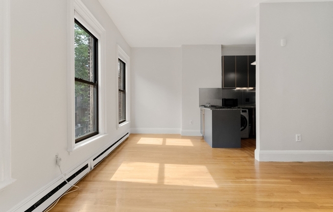 182 W BROOKLINE ST