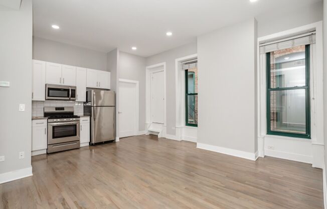 Gorgeous One Bedroom Apartment in Central Gold Coast Neighborhood
