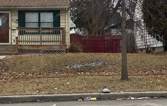 4BR SINGLE FAMILY HOME, GREAT LOCATION, YARD, PARKING, BASEMENT