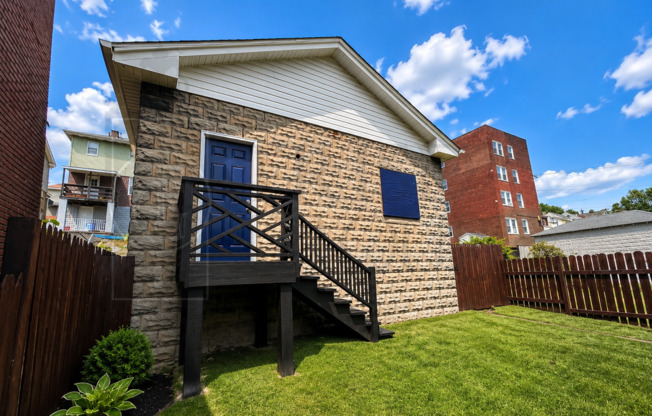 Move In Ready : 2BR Single Family Home in Dormont, GARAGE, AC, FENCED Yard, W/D, DW, Pets ok!