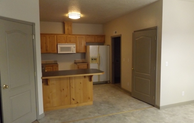 3 beds, 2 baths, $1,600