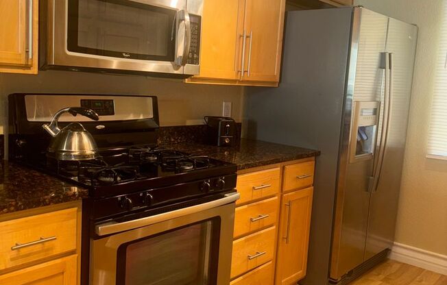 2 beds, 2 baths, $2,195, Unit 213