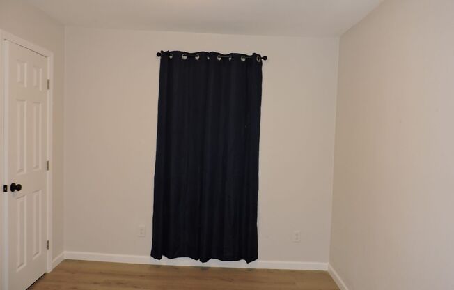 2 beds, 1 bath, $1,295