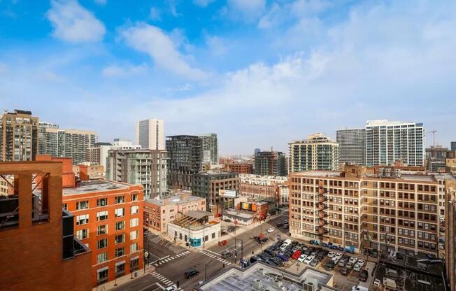 1 bed, 1 bath, 700 sqft, $2,400