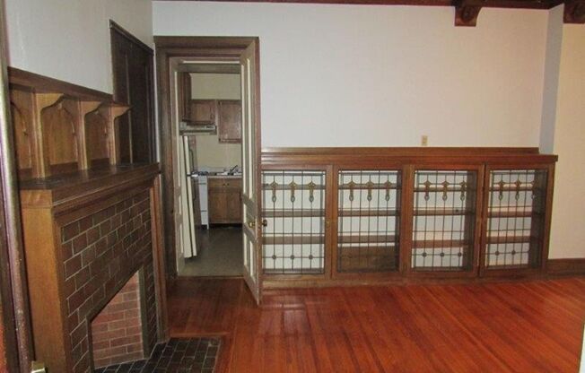 121 East Gilman Street